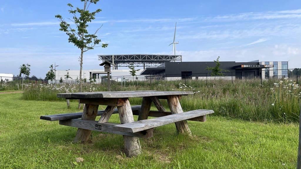 Picknickbank en bedrijf op Doorn Noord